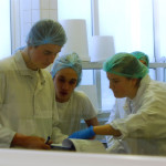 Jeunes dans Laboratoire