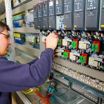 tableau électrique maintenance homme