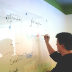 tableau statistiques homme qui écrit