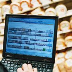 Merchandiseur, supermarché, ordinateur schéma, rayon fromages